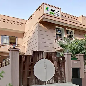 Treebo Trend Amexx Golf Course Road Gurgaon